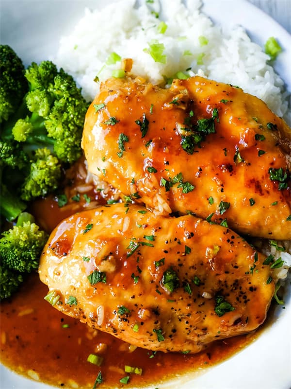 Chicken with Broccoli in Garlic Sauce