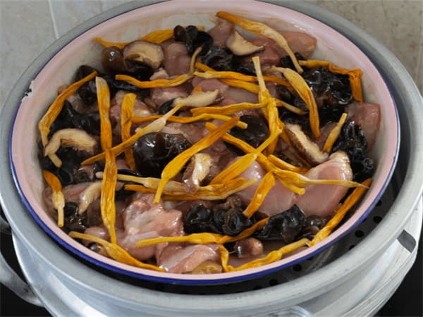 Fried Pork With Lily Bulbs