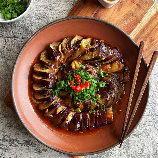 Stir-fried Eggplant with Chili Garlic Sauce