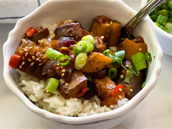 Stir-fried Eggplant with Chili Garlic Sauce