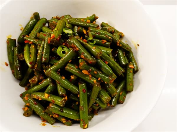 Stir-fried Green Beans with Chili Garlic Sauce