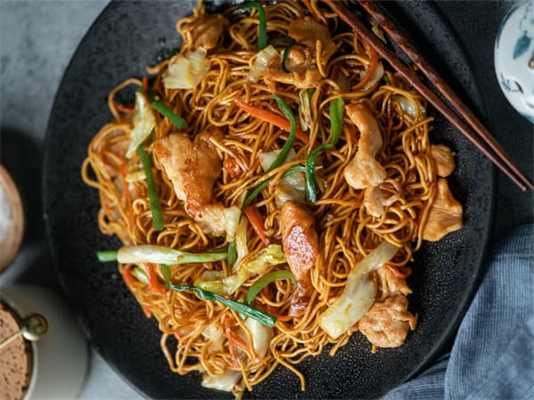 Chicken and Vegetable Chow Mein