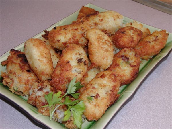 Fried Taro Puffs