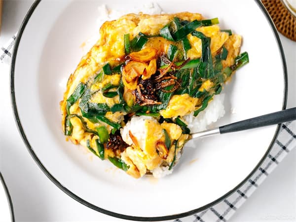 Scrambled Eggs with Chives