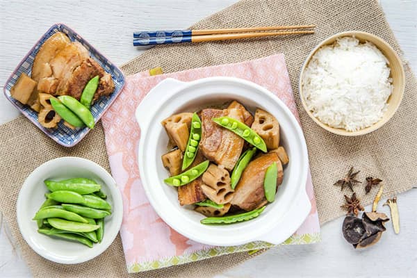 Stir-Fried Lotus Root with Pork