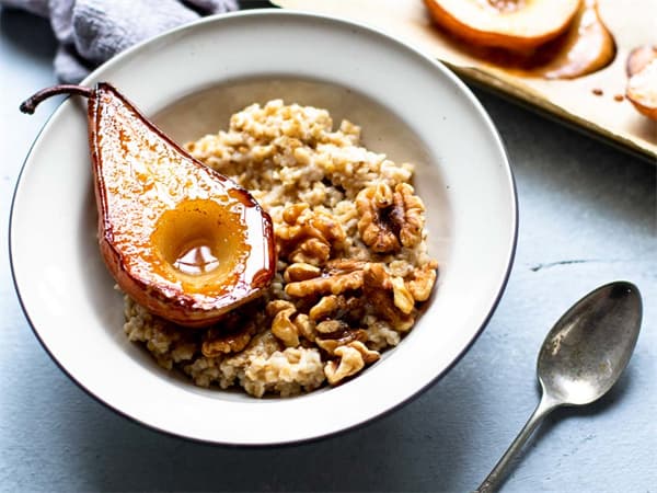 Stir-Fried Pears with Walnuts
